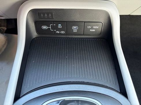 Used 2025 Hyundai Kona SEL image 19