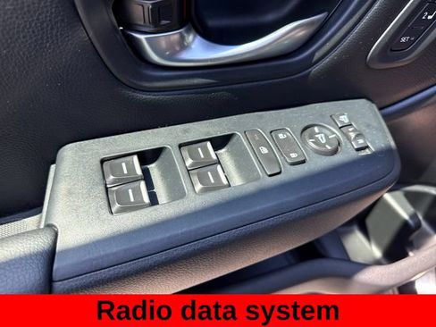 Used 2025 Honda Pilot TrailSport image 14