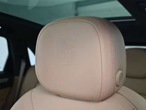 Certified 2023 Porsche Cayenne Platinum Edition AWD/4WD image 17
