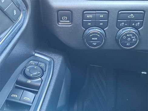 Used 2023 Chevrolet Silverado 1500 LT Trail Boss image 18