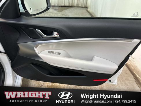 Certified 2025 Genesis G70 2.5T image 17