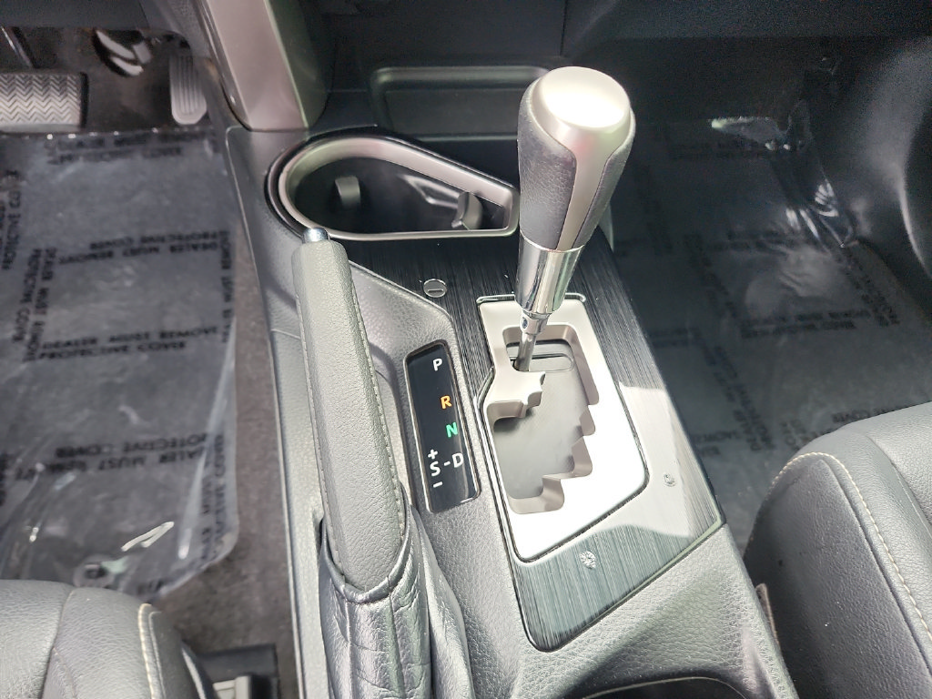 Used 2018 Toyota RAV4 Limited FWD image 31