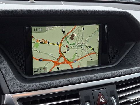 Used 2011 Mercedes-Benz E 350 4MATIC Sedan image 18