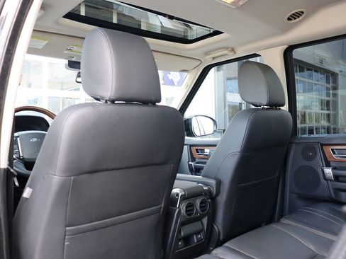 Used 2016 Land Rover LR4 HSE Silver Edition image 36