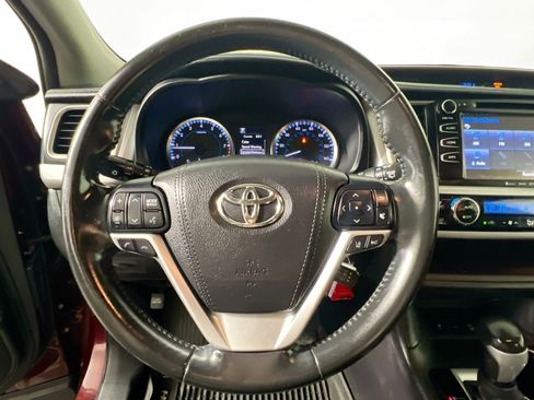 Used 2017 Toyota Highlander Plus image 17