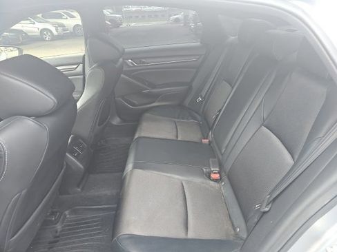 Used 2018 Honda Accord Sport image 6