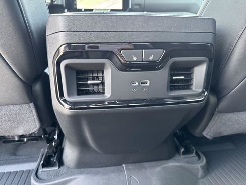 New 2026 GMC Sierra 2500 AT4 w/ AT4 Premium Plus Package AWD/4WD image 34