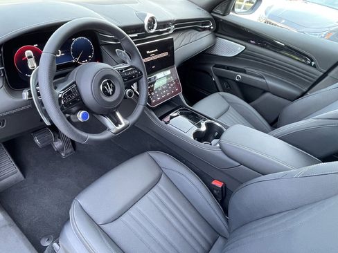 New 2024 Maserati Grecale GT image 16