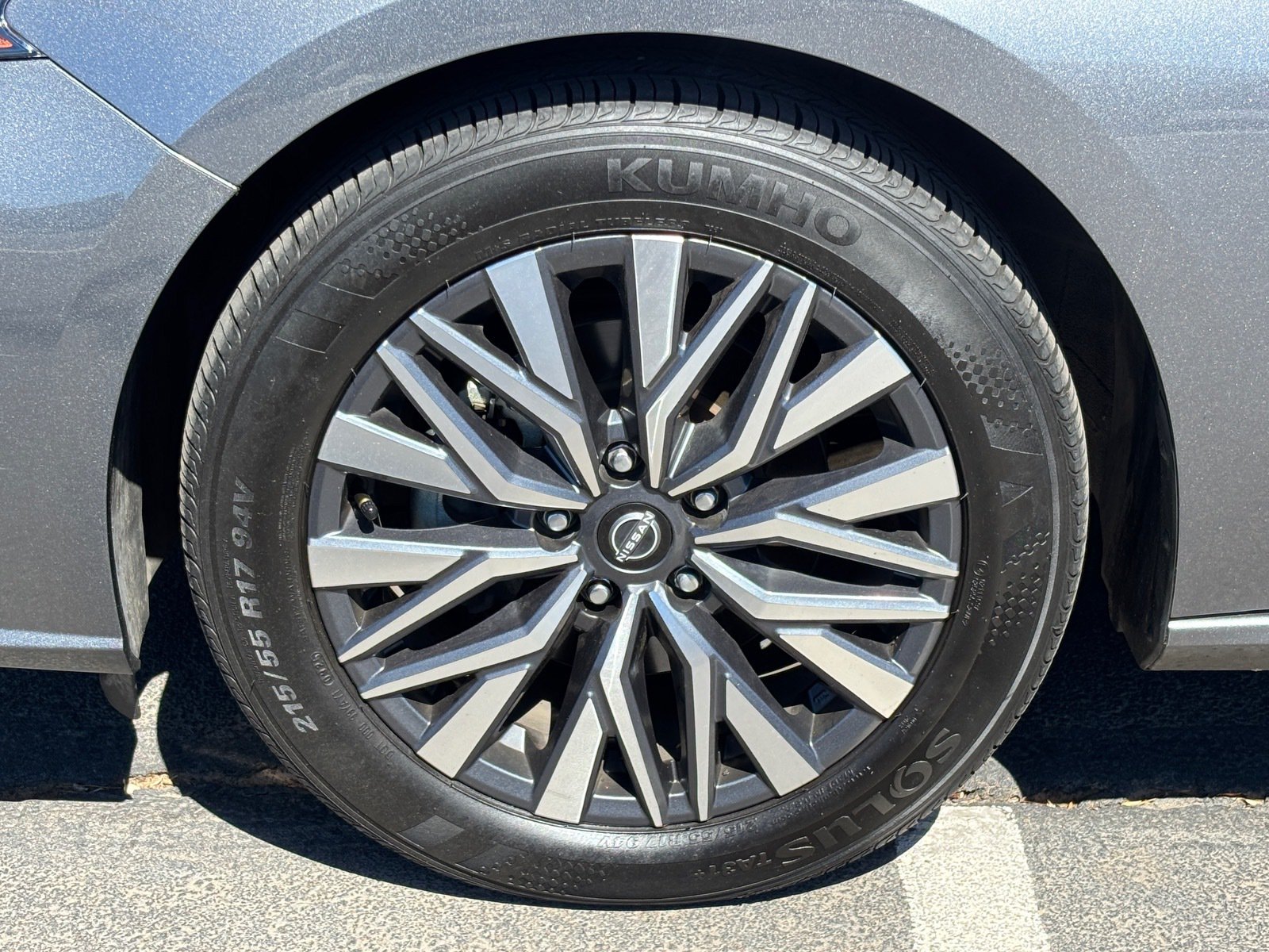 Used 2025 Nissan Altima 2.5 SV FWD image 10