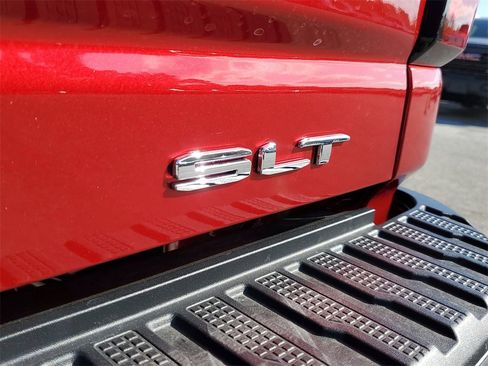 New 2025 GMC Sierra 2500 SLT w/ SLT Premium Package image 9