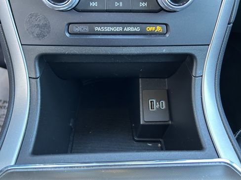 Used 2022 Ford Edge SEL image 28