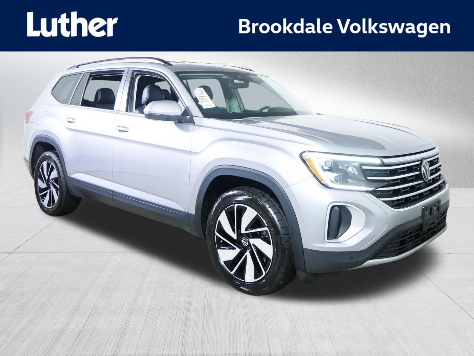Used 2024 Volkswagen Atlas SE AWD/4WD image 1