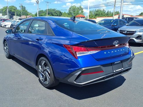 Certified 2025 Hyundai Elantra Sport FWD image 8