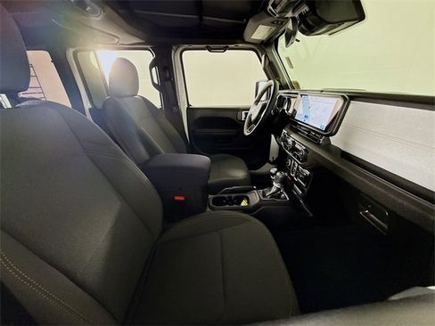 Used 2025 Jeep Wrangler Sport S image 24