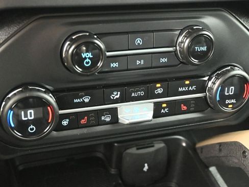 Used 2025 Ford Bronco Badlands image 16