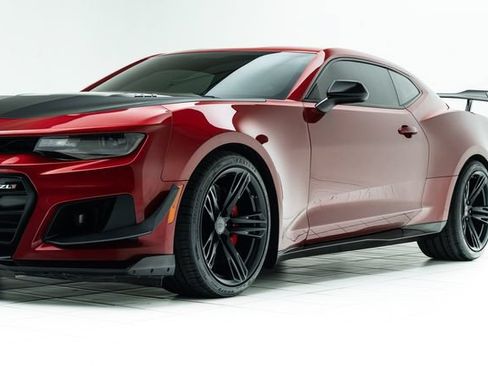 Used 2021 Chevrolet Camaro ZL1 RWD image 9