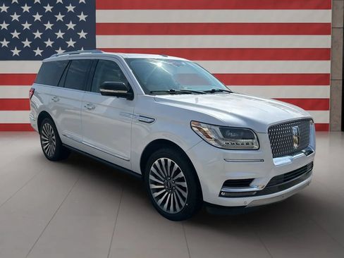 Used 2018 Lincoln Navigator Reserve AWD/4WD image 8