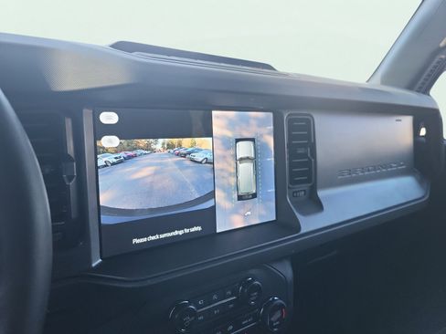 Used 2025 Ford Bronco Badlands image 39