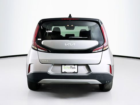 Used 2025 Kia Soul LX w/ LX Technology Package FWD image 7