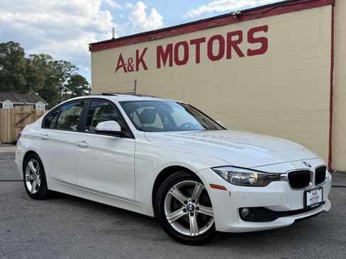 Used 2014 BMW 320i Sedan RWD image 1