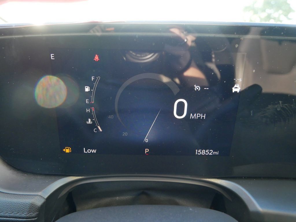 Used 2024 Buick Encore GX Preferred AWD/4WD image 27