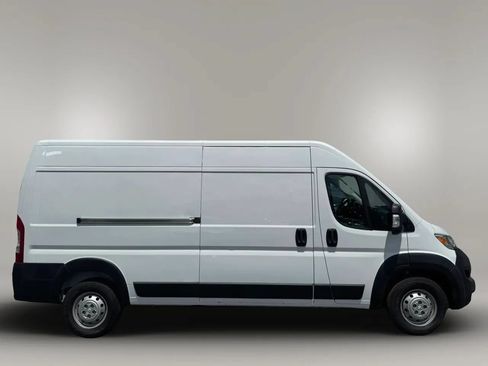 Used 2023 RAM ProMaster 2500 FWD image 4