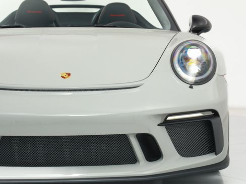Used 2019 Porsche 911 Speedster RWD image 12