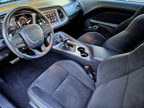 Used 2023 Dodge Challenger R/T w/ Plus Package image 34