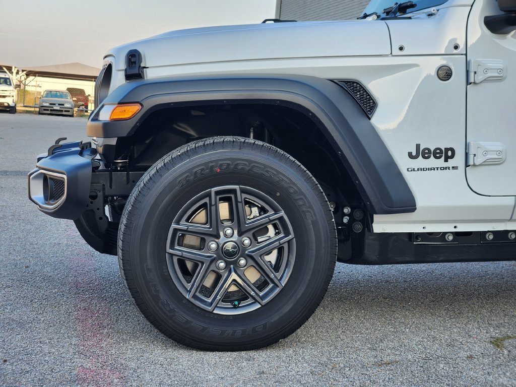 New 2026 Jeep Gladiator Sport AWD/4WD image 6