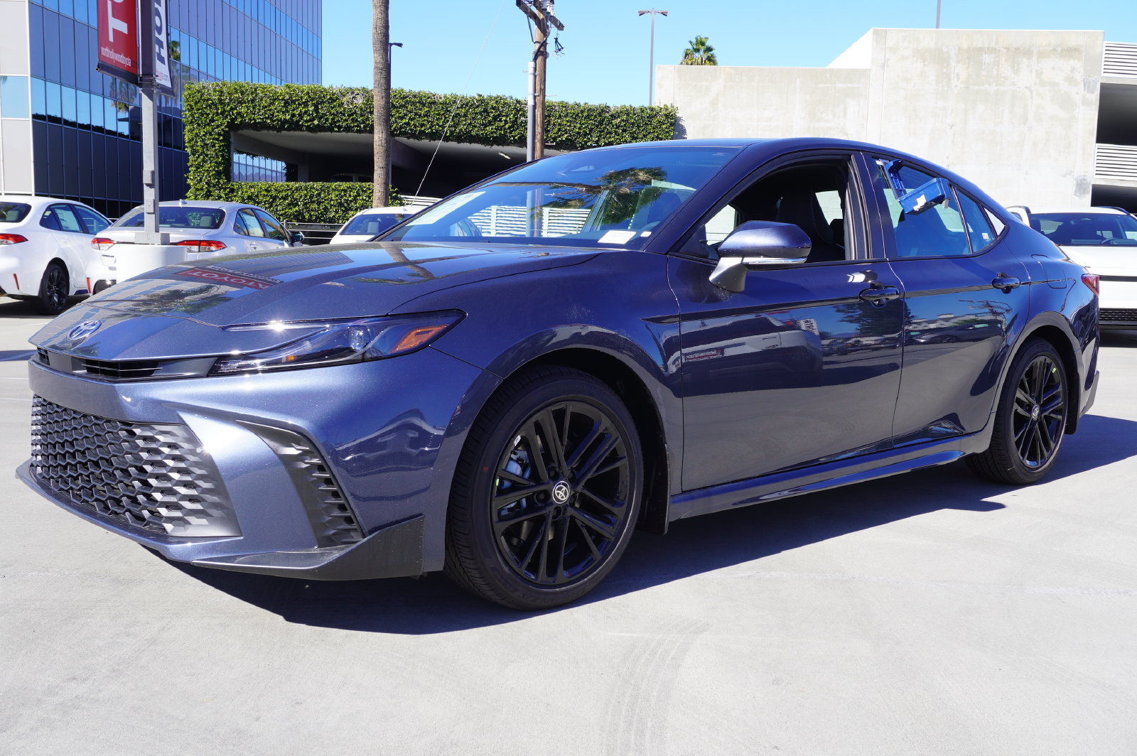 Used 2026 Toyota Camry SE w/ Multimedia Upgrade Package FWD image 4