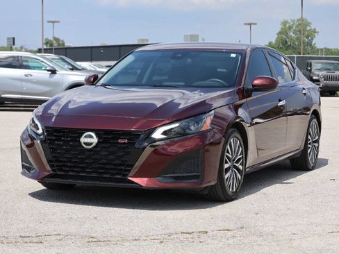 Used 2023 Nissan Altima 2.5 SV FWD image 6