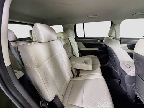 Used 2025 Hyundai Santa Fe SEL AWD/4WD image 27