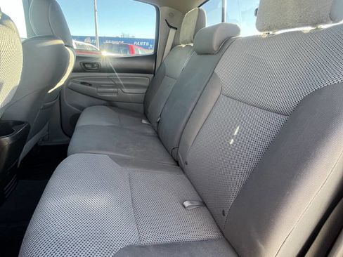 Used 2015 Toyota Tacoma 4x4 Double Cab w/ TRD Off-Road Package image 18