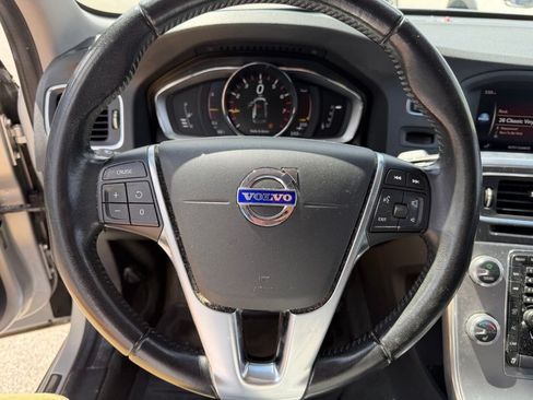 Used 2017 Volvo V60 T5 Premier w/ Convenience Package FWD image 24