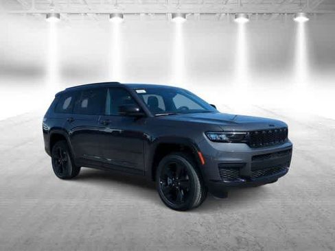 Certified 2025 Jeep Grand Cherokee L Altitude AWD/4WD image 2