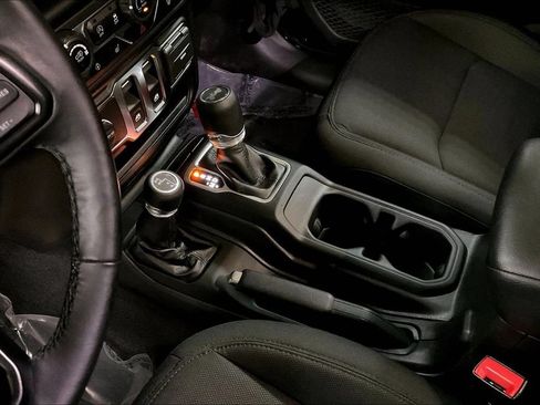 Used 2020 Jeep Wrangler Sport AWD/4WD image 16