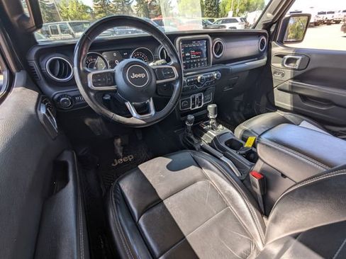 Used 2018 Jeep Wrangler Unlimited Sahara w/ Uconnect 4C Nav & Sound Group AWD/4WD image 5
