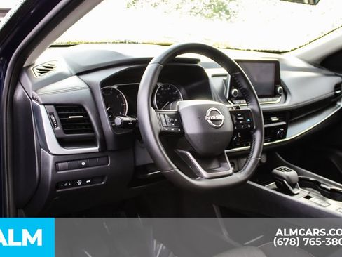 Used 2025 Nissan Rogue SV FWD image 33