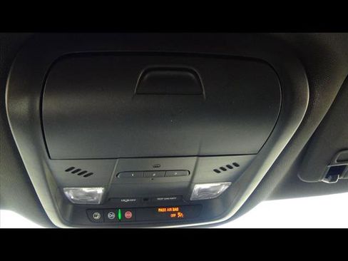 Used 2024 Buick Enclave Premium image 30