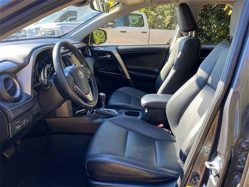 Used 2018 Toyota RAV4 Limited image 12