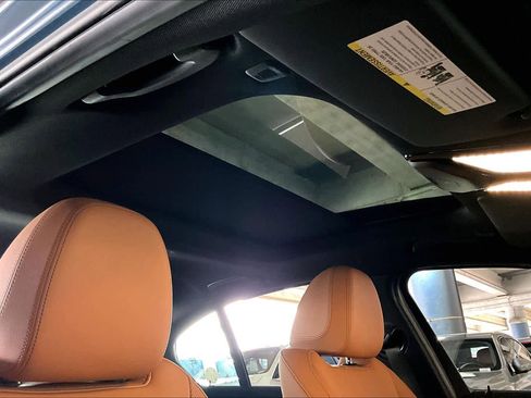 Certified 2025 BMW 330i Sedan image 13