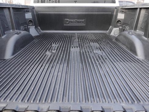 Used 2022 Chevrolet Silverado 2500 Custom w/ Custom Value Package image 19