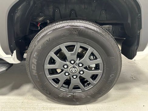 Used 2025 Toyota 4Runner SR5 AWD/4WD image 63