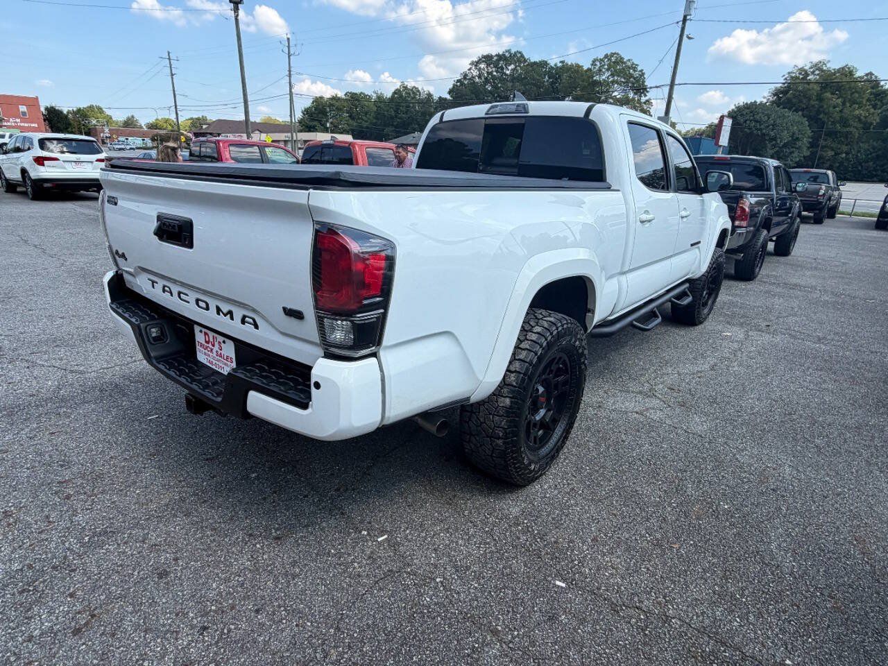 Used 2017 Toyota Tacoma TRD Sport w/ Premium & Technology Package AWD/4WD image 6