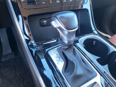 Used 2022 Kia Carnival SX Prestige FWD image 19