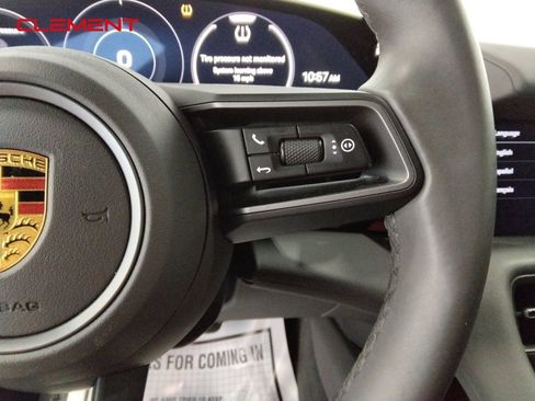 Used 2022 Porsche Taycan image 12