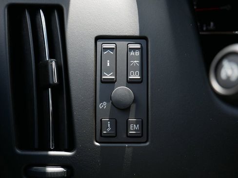 Used 2009 Cadillac STS V8 RWD image 17