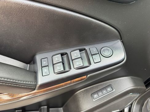 Used 2018 Chevrolet Tahoe LT AWD/4WD image 13