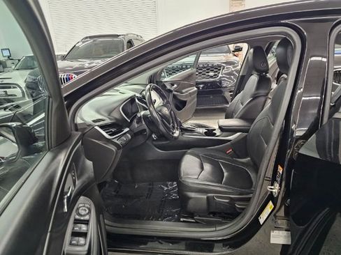 Used 2017 Chevrolet Volt LT w/ Comfort Package image 27