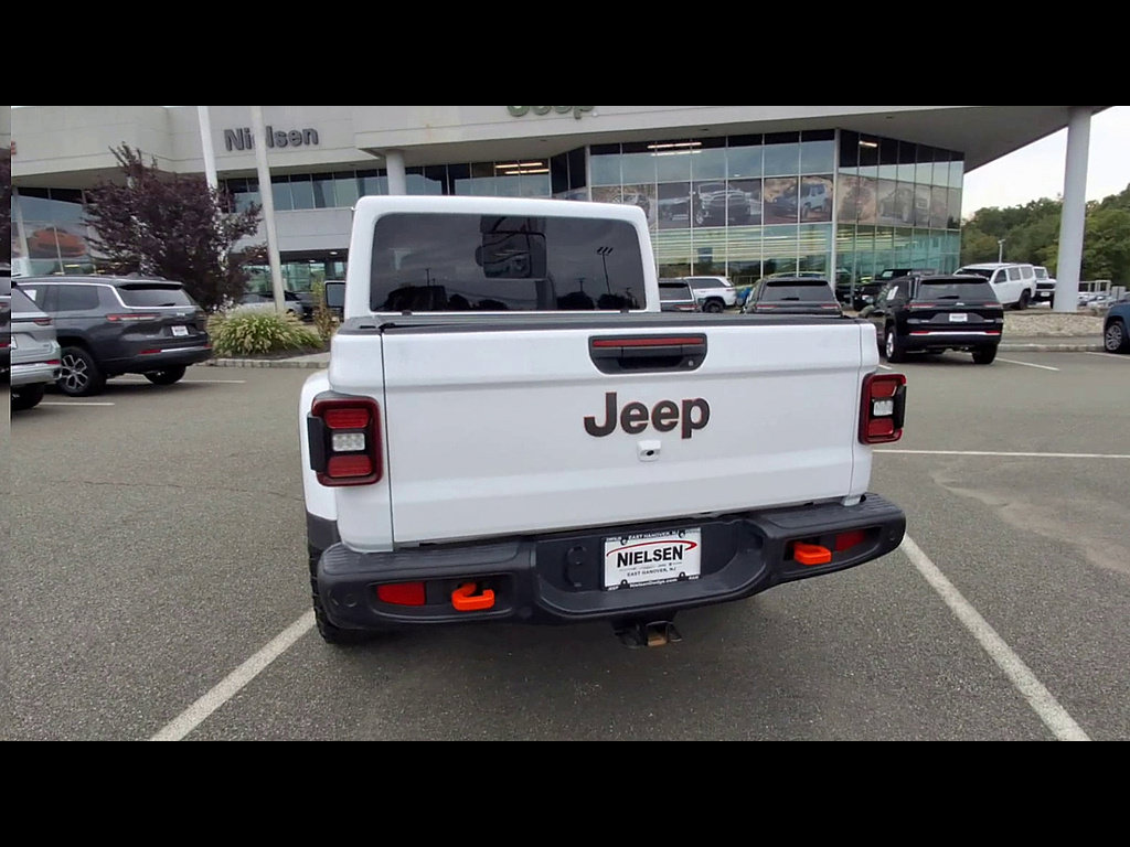 Used 2025 Jeep Gladiator Mojave AWD/4WD image 7